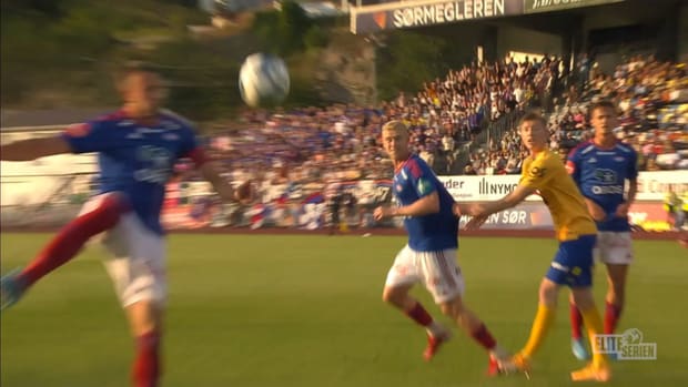 Superb goal from a corner in the Norwegian League